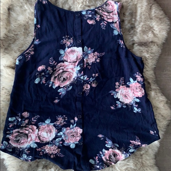 Ricki’s Women’s top size medium - Picture 3 of 3